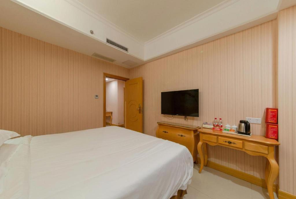 Vienna Classic Hotel Guangdong Yangxi Moon Bay Exterior foto